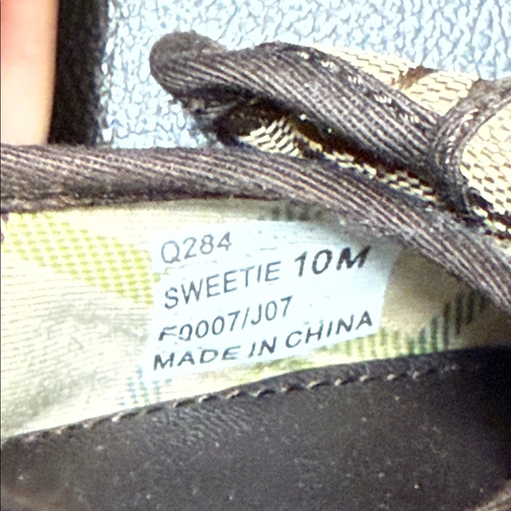 Coach Signature Sweetie Wedges - Tikonze Apapa Foundation - Picture 12 of 16